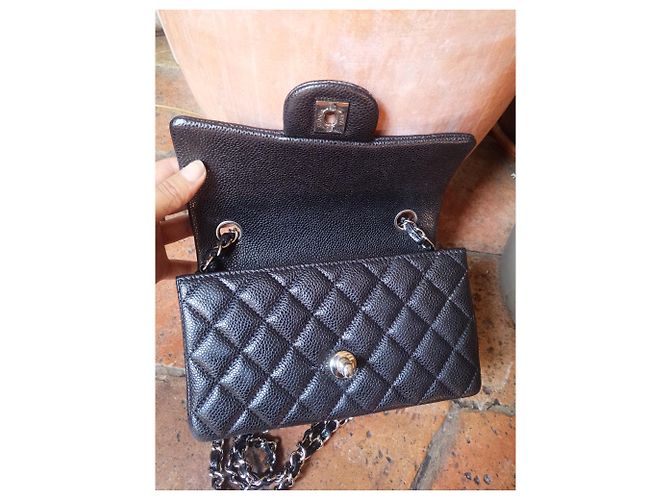 Borsa Chanel Classic Mini Timeless in caviale di pelle di vitello Nero - vista 4