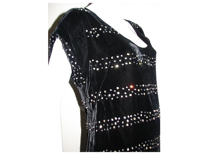 French Connection Schwarzes Samtkleid mit Kristall und Pailletten Stickerei - Ansicht 2
