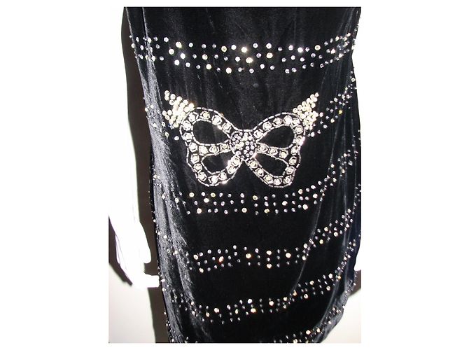 French Connection Schwarzes Samtkleid mit Kristall und Pailletten Stickerei - Ansicht 5