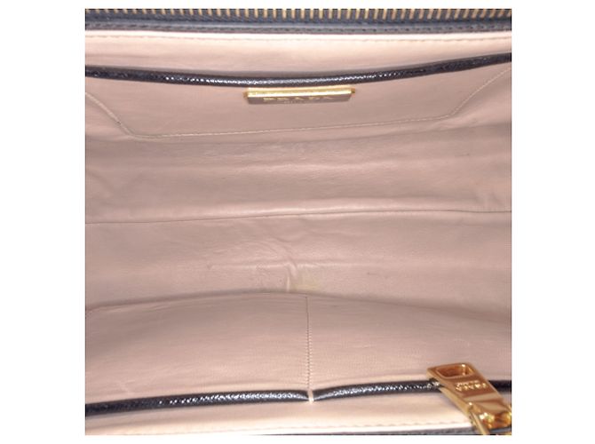 Borsa a mano Prada in piramide saffiano nera - vista 5