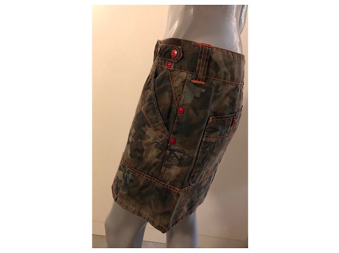 Falda corta Guess estampado militar caqui - vista 4