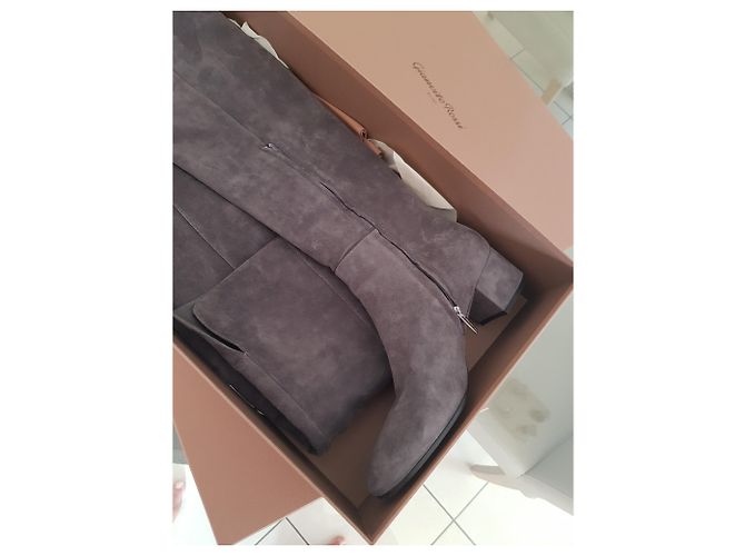 Gianvito Rossi Stivali sopra il ginocchio GIANVITTO ROSSI Rolling Mid in camoscio Grigio antracite - vista 2