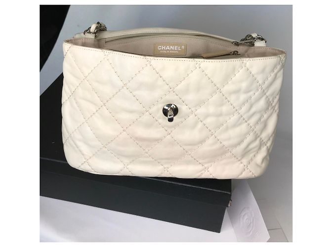 Timeless Maxi borsa senza tempo con scatola Chanel Beige Crema - vista 22