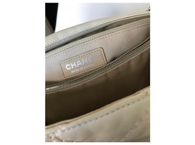 Timeless Maxi borsa senza tempo con scatola Chanel Beige Crema - vista 23