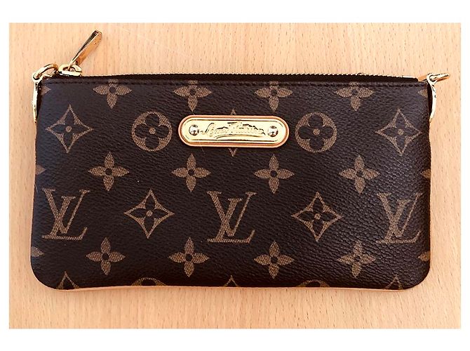 Louis Vuitton Monogram Canvas Milla MM Clutch Marrón oscuro - vista 13