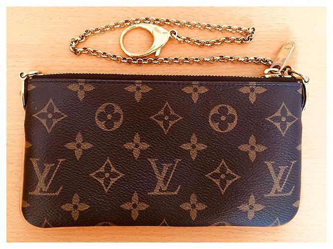 Louis Vuitton Monogram Canvas Milla MM Clutch Marrón oscuro - vista 3