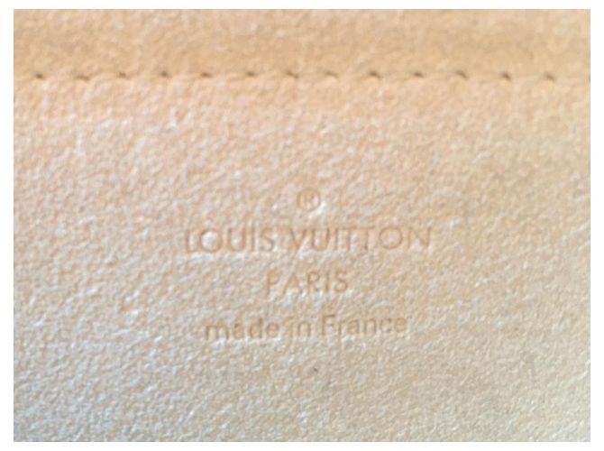 Louis Vuitton Monogram Canvas Milla MM Clutch Marrón oscuro - vista 6