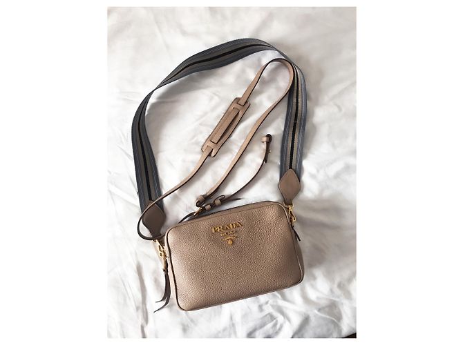 Borsa Prada in pelle martellata beige rosa - vista 4