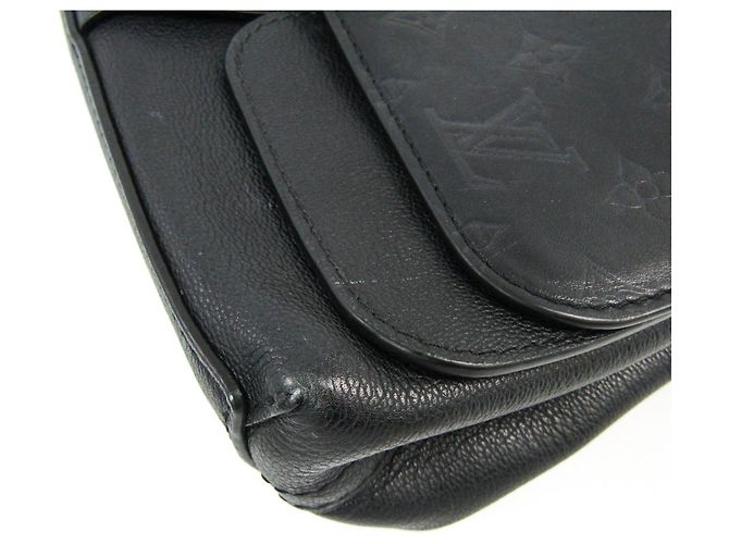 Louis Vuitton Sac à chaînes en cuir très monogramme noir Doré ref.144479 Joli Closet