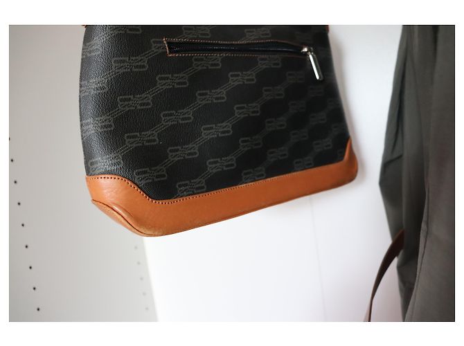 Borsa a tracolla Balenciaga in pelle nera Nero - vista 3