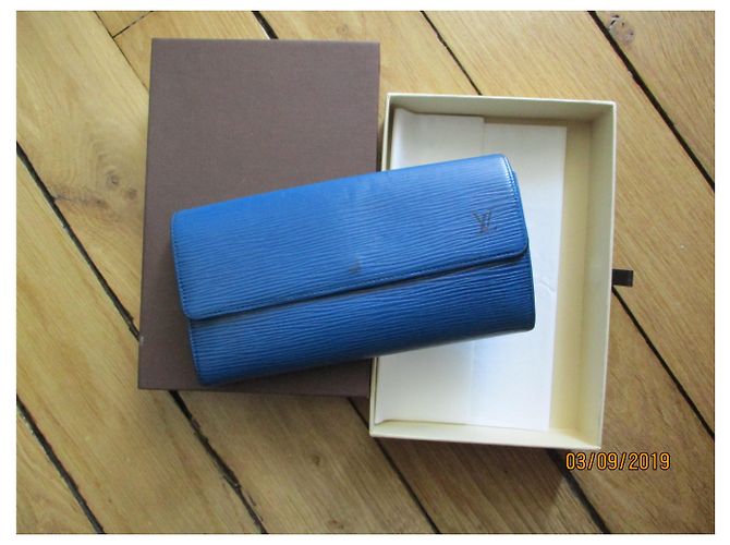 Louis Vuitton SARAH,Pelle Epi blu. - vista 2