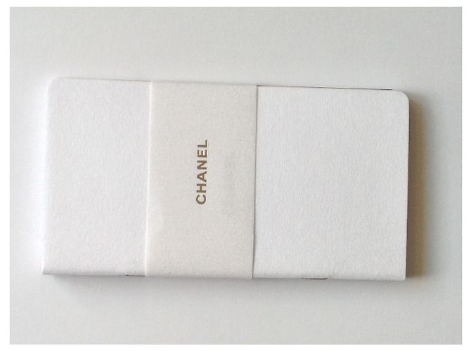 Chanel Regalos VIP Negro Blanco Beige - vista 2