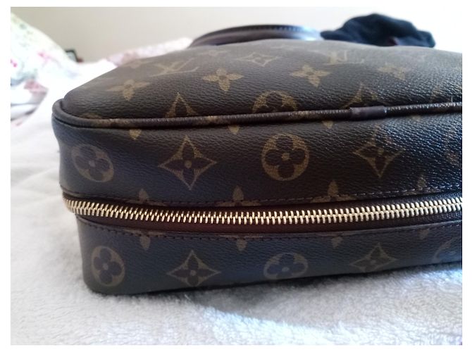 Borsa a mano Louis Vuitton in pelle marrone scuro - vista 2