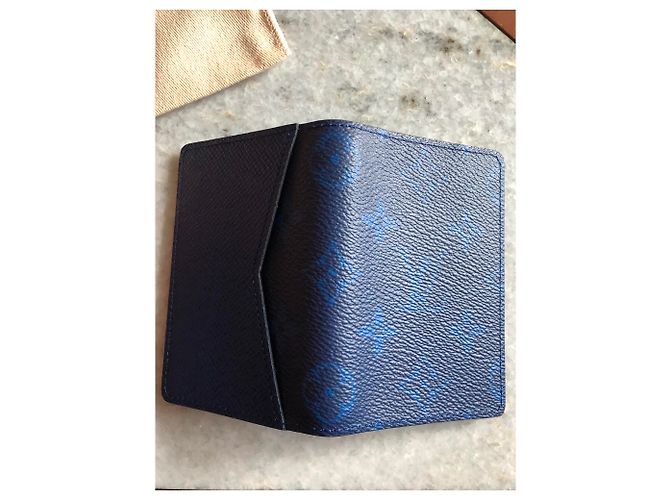 Louis Vuitton taigarama wallet Blue - view 3