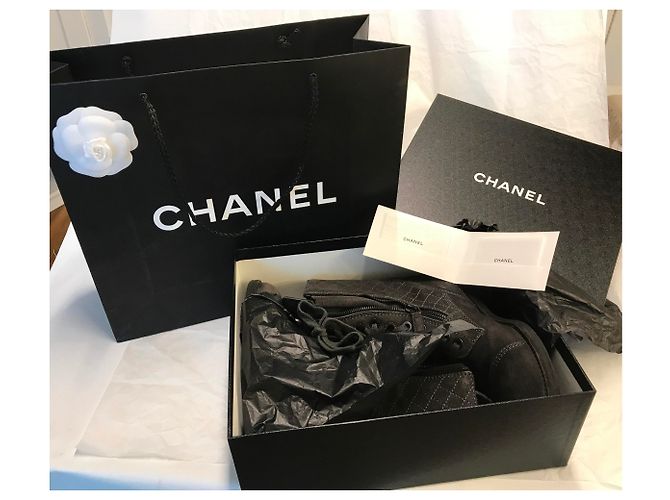 Chanel Kampfstiefel mit Box Anthrazitgrau - Ansicht 2