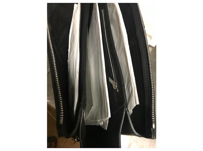All Soft Clutch Céline Tri-fold in pelle di vitello nera Nero - vista 5
