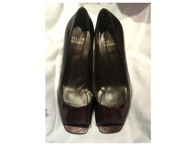 Stuart Weitzman Peeptoes in vernice Castagno - vista 5