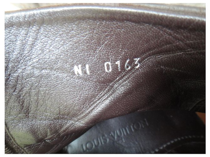 taglia Louis Vuitton 42,5 Marrone scuro - vista 3