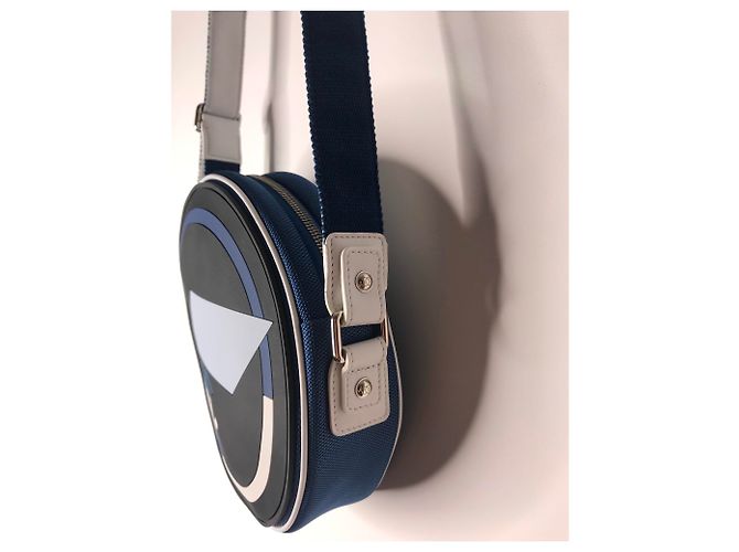 BORSA A MANO CHANEL IN TELA E GOMMA . Nero Bianco Blu navy - vista 5