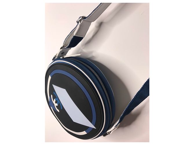 BORSA A MANO CHANEL IN TELA E GOMMA . Nero Bianco Blu navy - vista 9
