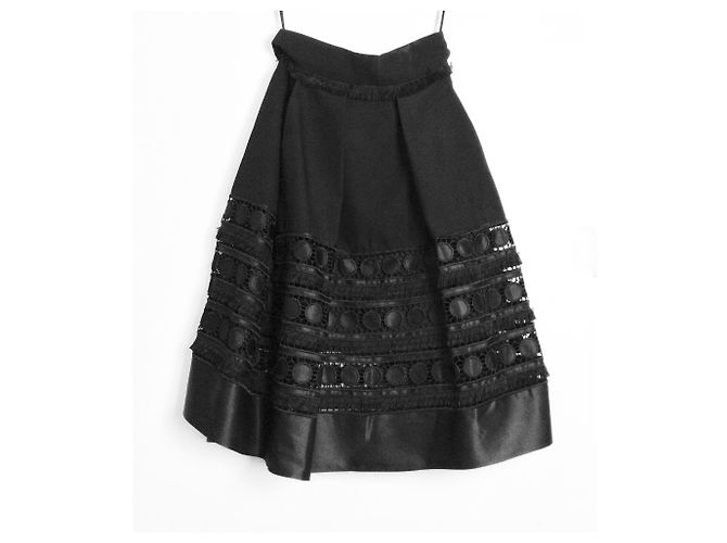 TED BAKER Schwarzer Full Flare mit Spitzenrock. - Ansicht 2