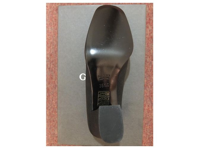 Mocassini con tacco in raso di seta GUCCI Nero - vista 5