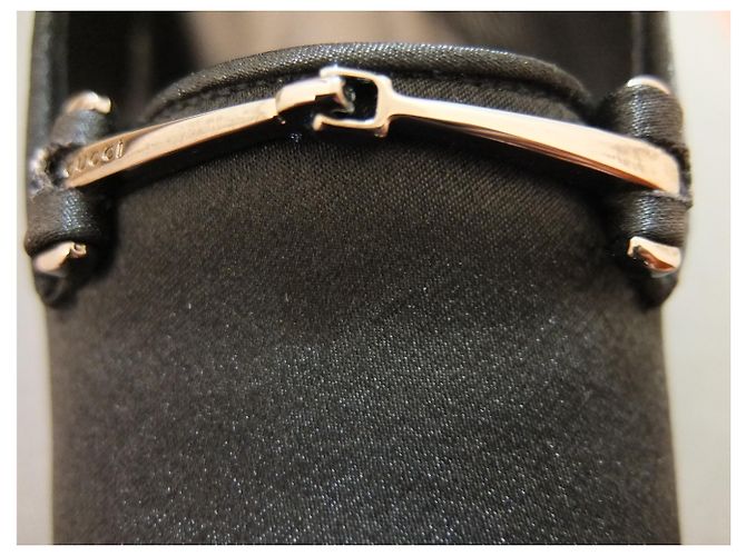 Mocassini con tacco in raso di seta GUCCI Nero - vista 6