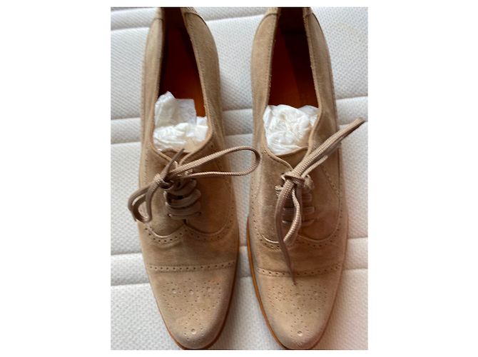 Scarpe Richelieu Salvatore Ferragamo beige in nubuck - vista 4