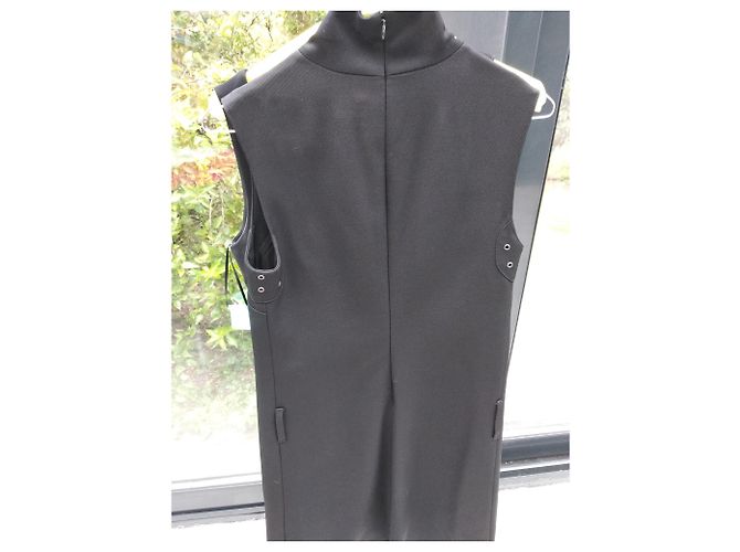 Burberry ärmelloses schwarzes Wollkleid - Ansicht 2