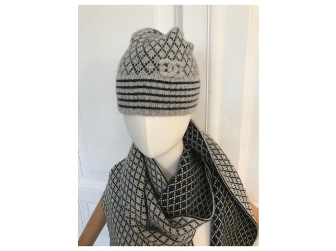 Chanel Sciarpa, Set cappello e guanti in cashmere Nero Grigio - vista 4