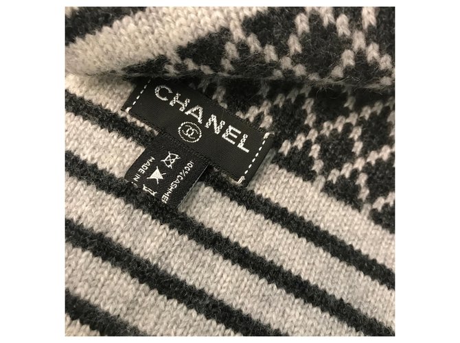 Chanel Sciarpa, Set cappello e guanti in cashmere Nero Grigio - vista 8
