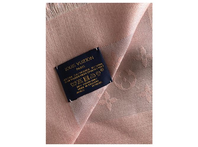 Louis Vuitton Foulard Louise Vuitton monogramm shine Rosa - vista 3