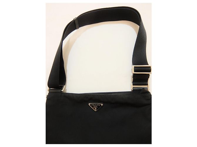 PRADA Borsa a tracolla Borsa a tracolla in nylon Borsa messanger Nera Unisex - vista 3