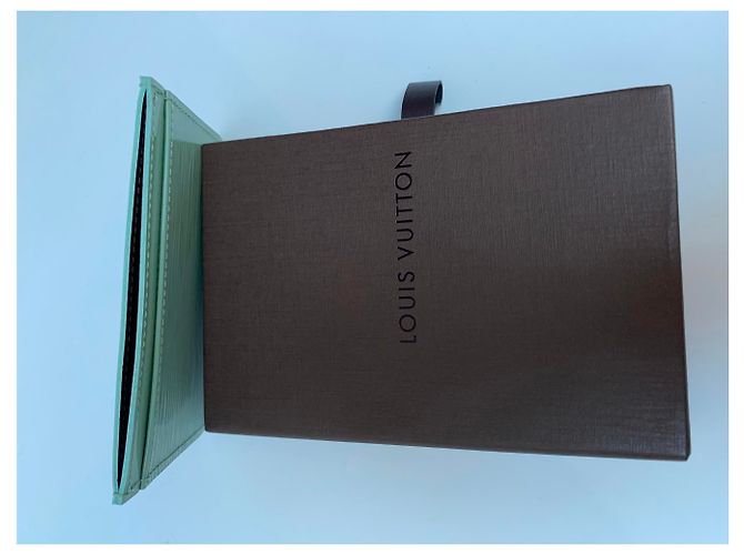 Tarjetero Louis Vuitton Verde claro - vista 3
