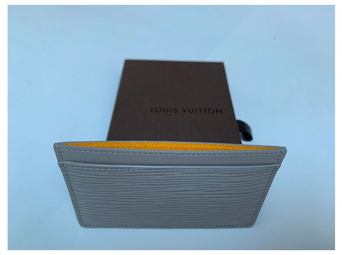 Tarjetero Louis Vuitton Gris - vista 3