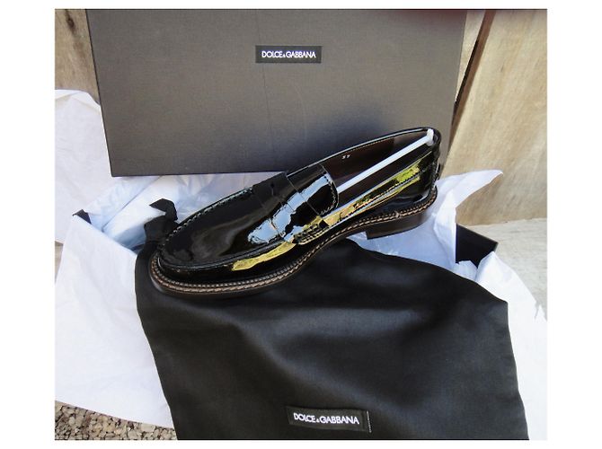 Mocassini Dolce & Gabbana in vernice nuovo stato Nero - vista 2