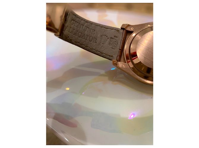 Reloj Rolex Oro Rosa Bisel de Diamantes Baguette Esfera de Madreperla 36mm Castaño - vista 4