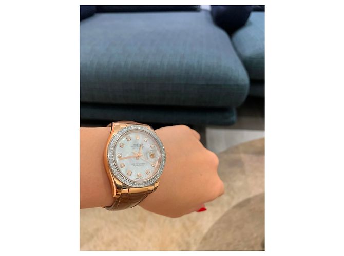 Reloj Rolex Oro Rosa Bisel de Diamantes Baguette Esfera de Madreperla 36mm Castaño - vista 9