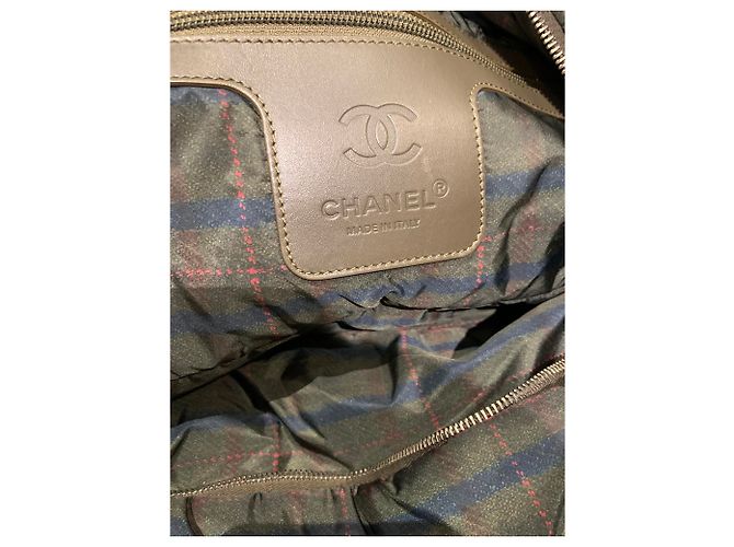 Chanel Cocoon gesteppte Tasche aus rotem Leder Dunkelgrün - Ansicht 4
