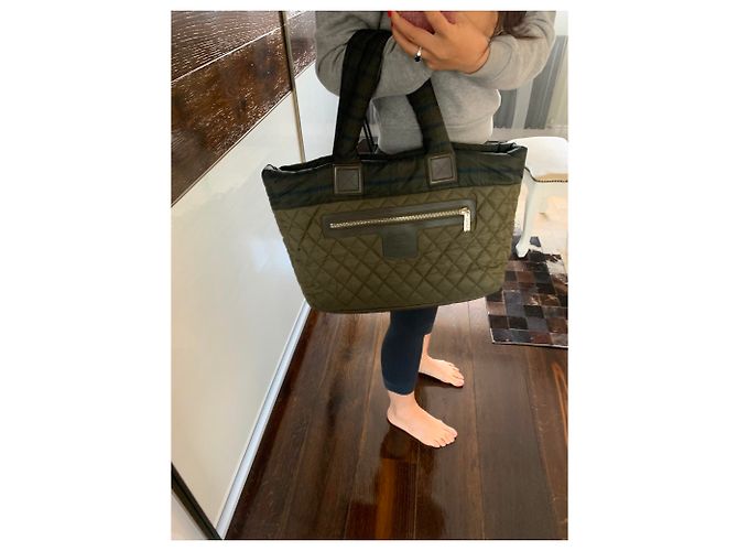 Chanel Cocoon gesteppte Tasche aus rotem Leder Dunkelgrün - Ansicht 6