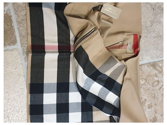 Capa Poncho Burberry de lana beige - vista 4