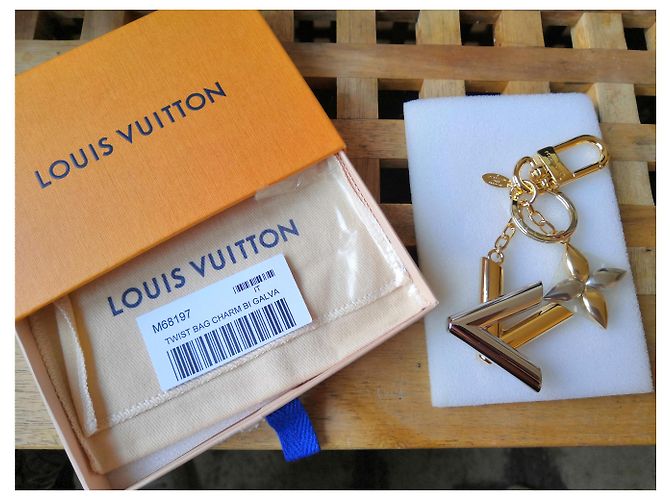 Meravigliosi gioielli Louis Vuitton Twist Bag Argento D'oro - vista 4