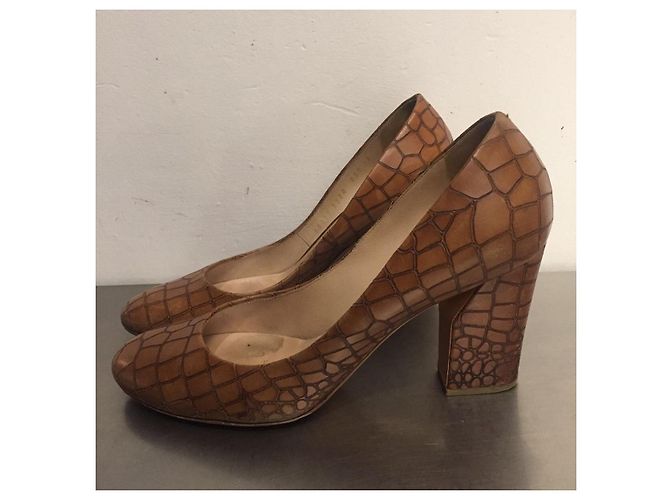 Décolleté Casadei in pelle di alligatore marrone - vista 2