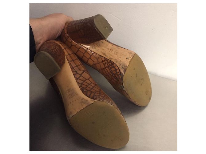 Décolleté Casadei in pelle di alligatore marrone - vista 5
