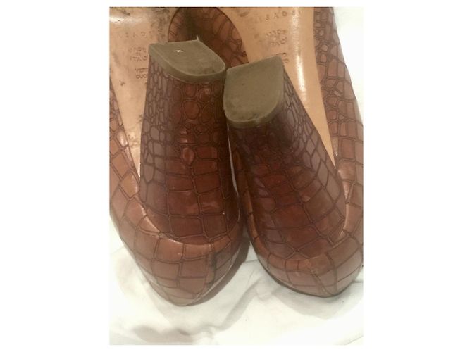 Décolleté Casadei in pelle di alligatore marrone - vista 8