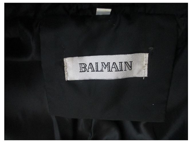 Abrigo de Plumón Balmain Negro con Cuello de Piel de Cordero - vista 13