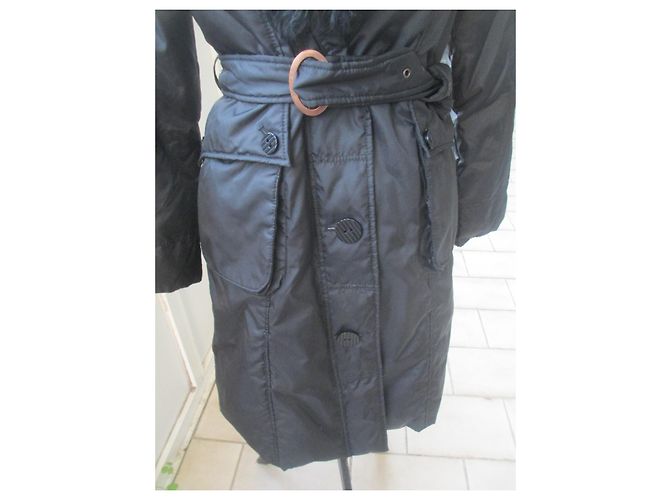 Abrigo de Plumón Balmain Negro con Cuello de Piel de Cordero - vista 6
