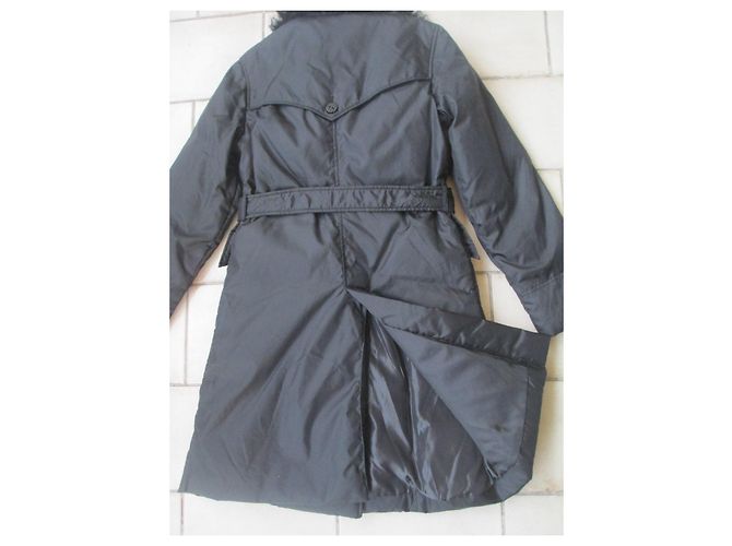 Abrigo de Plumón Balmain Negro con Cuello de Piel de Cordero - vista 9