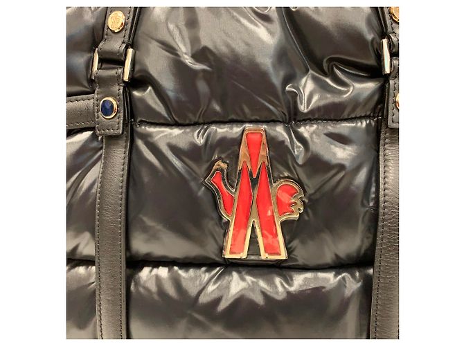 Moncler Schwarz gepolsterte und gesteppte Reisetasche aus Nylon - Ansicht 3