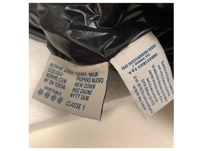 Moncler Schwarz gepolsterte und gesteppte Reisetasche aus Nylon - Ansicht 8